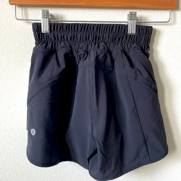 NWT Lululemon Track That Mid Rise Short 5" Lined 
Black Size 2 - Picture 2 of 8